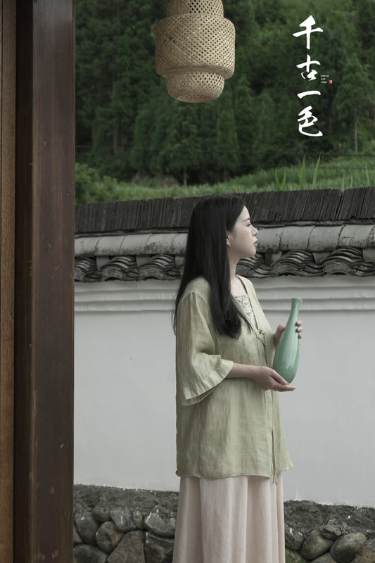 《玉立》——龙泉青瓷梅子青作品